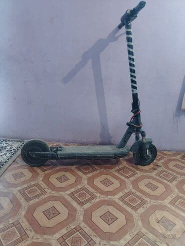 İşlənmiş Elektrik samokat 8", ≤ 250 Vt, 16 - 25 km/s, Ünvandan götürmə