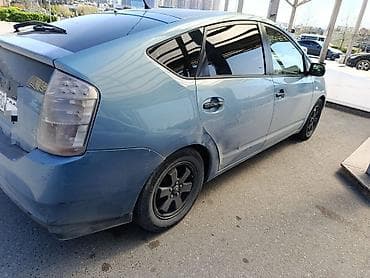 elektrik avtomobili: Toyota Prius (II nəsil) hibrid hetçbek - Kuzov: 5 qapılı hetçbek — 2