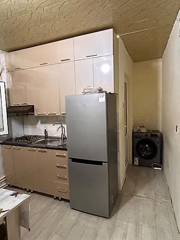 nerimanov kiraye evler: Corat 2 otaq+ birbaşa giriş olan 1 otaq . həyəti yoxdu su qaz işıq — 2