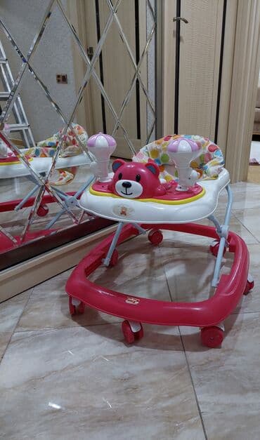 Uşaq gəzdirəni / yürüteç - Rəng: çəhrayı-ağ (rəngbərəng naxışlı