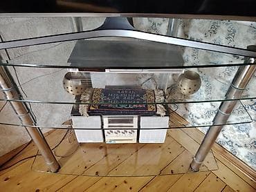 istikbal yataq: Künc Tv altlığı, Polkalı, Şüşəli — 2