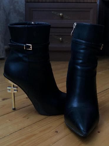 Çəkmələr: Brend: Elisabetta Franchi Model: Qadın qısa çəkmə (ankle boot) - — 1