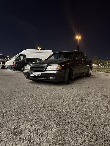 mercedes e class: Mercedes-Benz CE 200: 2 l | 1994 il Sedan — 10