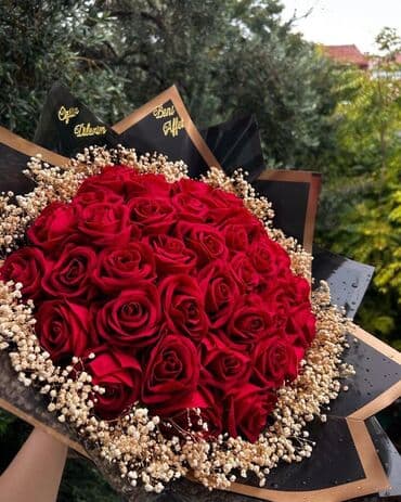 Yeni ile özel endirimli Gül dəstələri – klassik və zərif dizaynlar