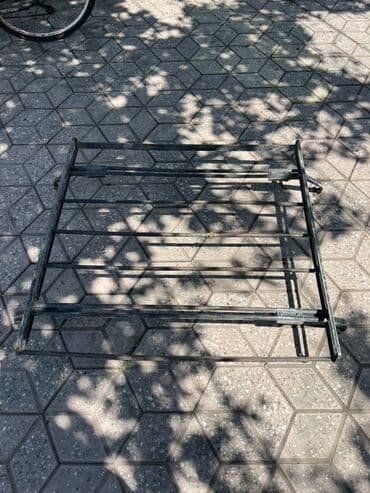 Ötürücü qutuların detalları: Avtomobil dam baqajı möhkəm metal konstruksiyaya malikdir. Bu baqaj — 3