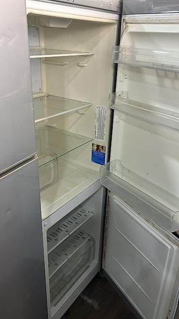 soyuducu anbar satilir: Gümüş rəngli ikiqapılı soyuducu - Üst kamera: soyutma bölməsi — 2