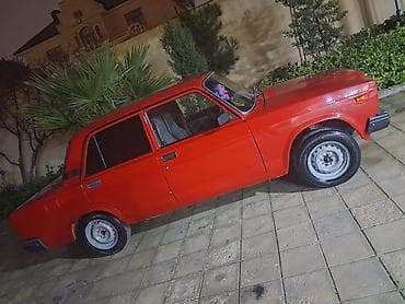 bmw satilir: VAZ 2107, qırmızı sedan Xüsusiyyətlər: - Kuzov: 4 qapılı sedan — 3