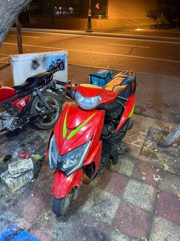 moped akumulator: Salam.maped satilir 250 azn. 125 kubdu — 1
