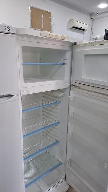 switch 2: Indesit ikiqapılı soyuducu - Üst kamera — dondurucu, mexaniki — 2