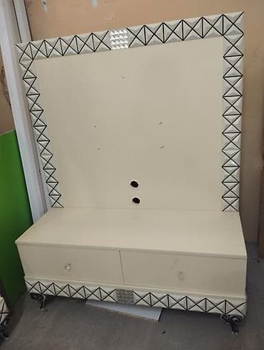 ev stulu: Masa və oturacaqlar — 2