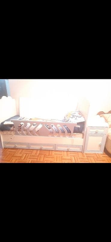 nikel boru: Oğlan üçün, İşlənmiş, Dördbucaq, Beşik, Dəst ilə, Matras ilə, Yellənmə mexanizm ilə — 1