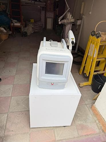 Qadın geyimləri: Karbon piling aparati eyni zamandada tato silir 1600 azn unvan — 1