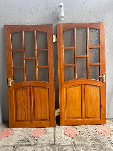 Dekorativ divar panelləri: Iki eded otaq qapilari.Cox yaxsi veziyyetdedir,az istifade — 2