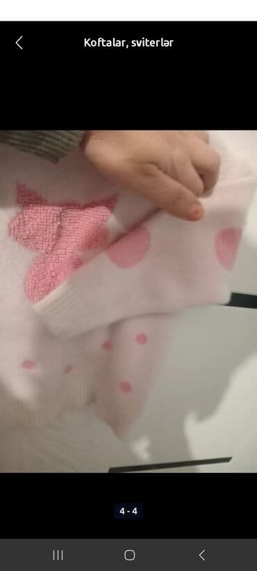 korpə uşaq geyimləri: Uşaq sviteri - Rəng: açıq krem/çəhrayı tonları - Dizayn: ön hissədə — 3