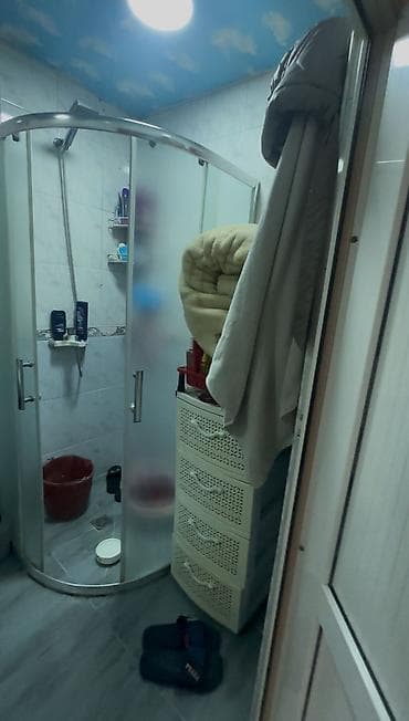 kiraye ev ramana: Xəzər rayonu Mərdəkan qəsəbəsi 5 mərtəbəli binanın 4-cü mərtəbəsində — 5