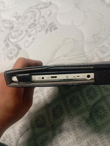 umio tablet: Planşet və qapaq dəsti - Ekran: təxminən 7–8 düym toxunma ekranı - — 3