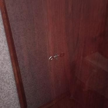 sifaner: "Tatra"cexslovakiya mebelinin şifoneri.yaxşi vəziyyətdədi.mohkəmdi.25 — 6