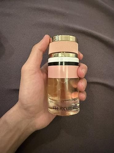 Trussardi qadın parfümü - Brend: Trussardi - Növ: Eau de Parfum (EDP)