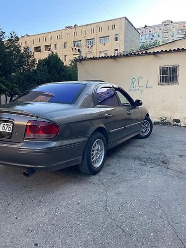 lancer stop: Hyundai Sonata sedan - Kuzov: 4 qapılı sedan, tünd boz rəng - Nömrə — 6