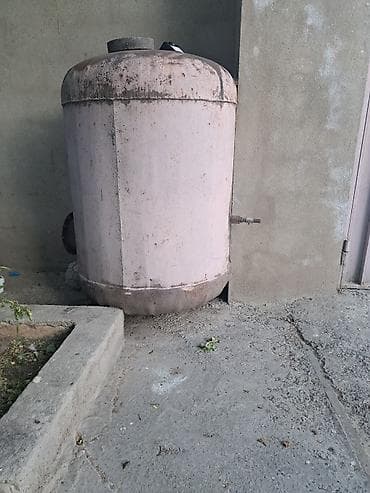 1 tonluq Sənaye tipli metal su/qaz çəni – qalın divarlı, silindrik