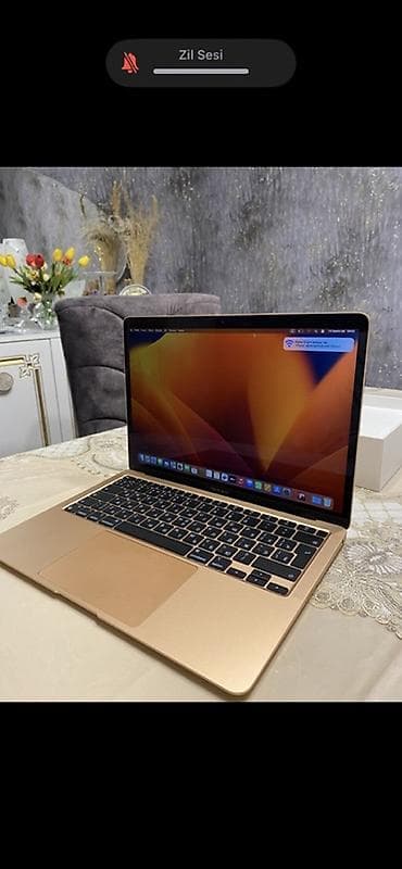 Apple MacBook Air – qızılı rəng Xüsusiyyətlər: - 13.3" Retina ekran