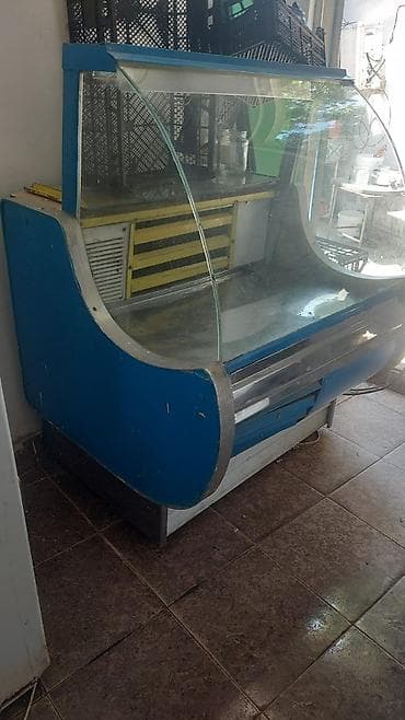 Soyuducu 2 ədəd. Biri işlək formadadır. Qiymət razılaşma yolu ilə