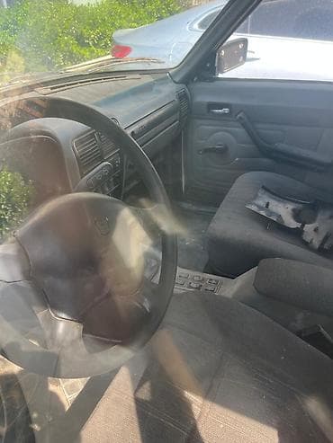 24 masin: QAZ 24 Volga: 2.4 l | 1998 il 200000 km Sedan — 2