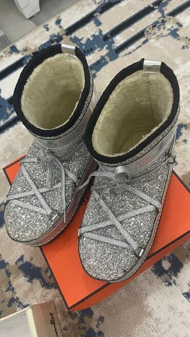 qadın üçün qış idman çəkmələri: Uqqilər, Ölçü: 39.5, rəng - Gümüşü, Yeni — 3