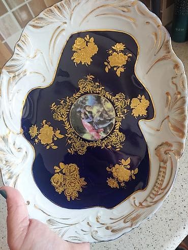 Kobalt-mavi və ağ rəngli dekorativ porselen qab - İstehsalçı/nişan