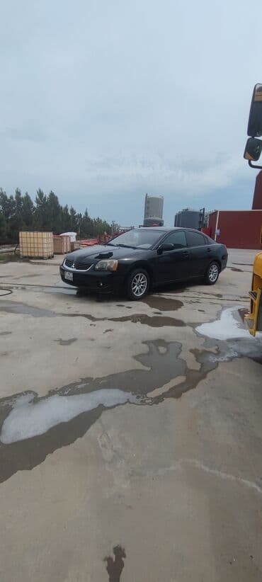 maşın üçün kondisaner: Mitsubishi Galant: 2.4 l | 2006 il 325000 km Sedan — 2