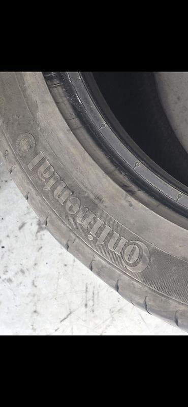 lada diskleri: İşlənmiş Şin Continental 235 / 45 / R 17 — 2