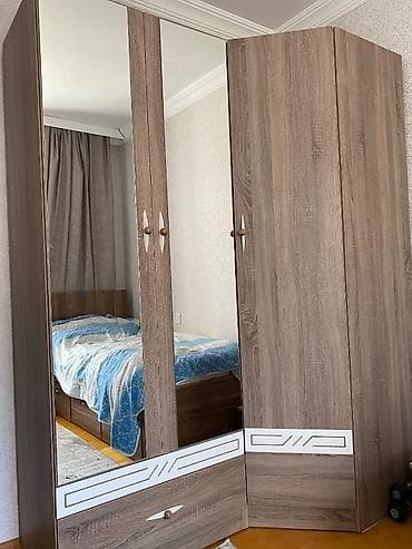 ikinci el dolaplar: İşlənmiş, 3 qapılı, Güzgülü, Bej, Taxta, Açılan, Künc dolab — 2