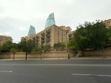 mingecevirde ucuz kiraye evler: Səbail rayonunda (İçəri şəhər metrosu) inşa edilmiş 5 mərtəbəli köhnə — 2