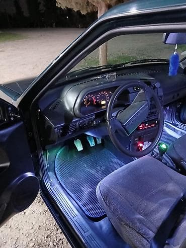 masin lada: Lada Samara sedan - Kuzov: 4 qapılı sedan, tünd yaşıl rəng - Nömrə — 8