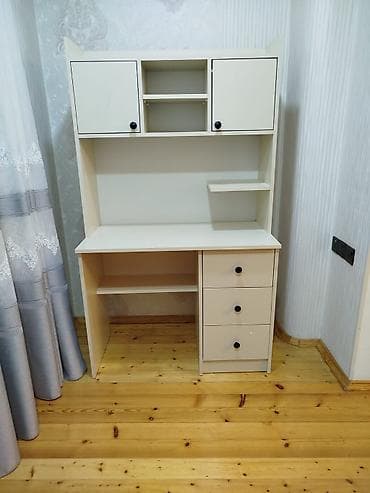 Düz masa, Stulsuz, Polkalı, Siyirməli, Rusiya, Sadə laminat