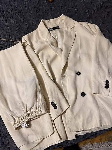 zara dəst: ZARA qadın kostyumu – krem rəngli
Razmer XS
Desd — 3