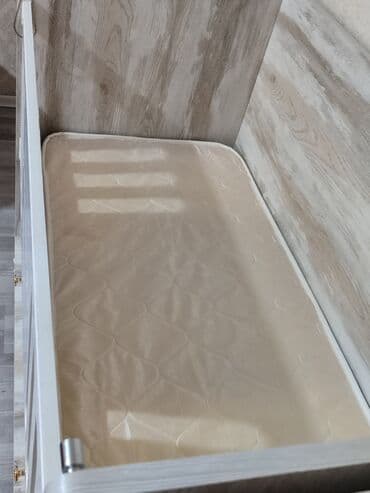 Beşiklər: Oğlan və qız üçün, Dördbucaq, Beşik, Matras ilə, Yellənmə mexanizmsiz — 4