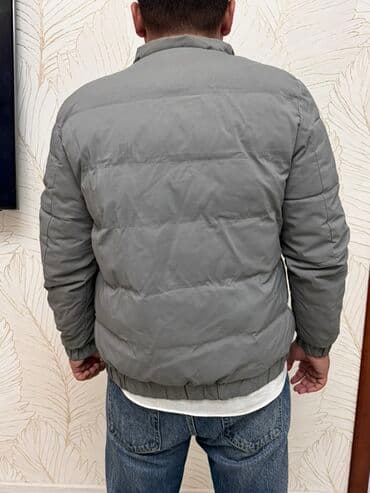 su keçirməyən kişi gödəkçəsi: Kişi üçün qışlıq puffer kurtka – boz rəng - Rəng: açıq boz - Yaxa — 2