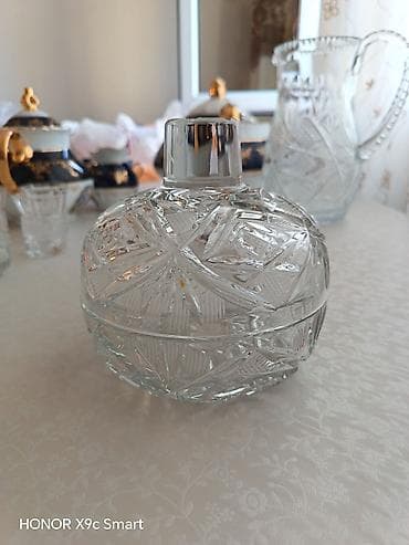 Kəsimli şüşə qab – qapaqlı - Material: qalın, şəffaf kəsimli şüşə - lalafo.az -da Kəsimli şüşə qab – qapaqlı - Material: qalın, şəffaf kəsimli şüşə -