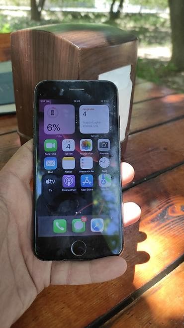 127 ekran: IPhone 7, 32 GB, Qara, Barmaq izi — 2