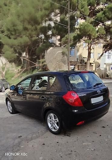 Motonəqliyyat: Kia cee’d hatchback - Kuzov: 5 qapılı hatchback, qara rəng - — 6