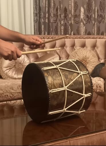 mikrafon stoykasi: Baraban, Yeni, Ünvandan götürmə — 1