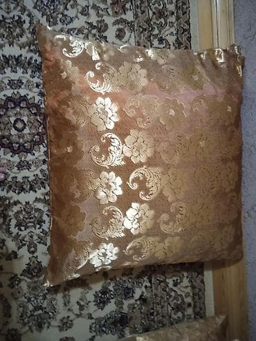 Parçalar: Çeizlik yastıqlardır 6 ədəddir 1ədədi 55manatdır 6ədədi ise — 1