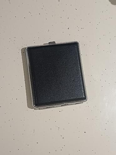 Metal siqaret futlyarı - Material: parlaq metal korpus, qapaq