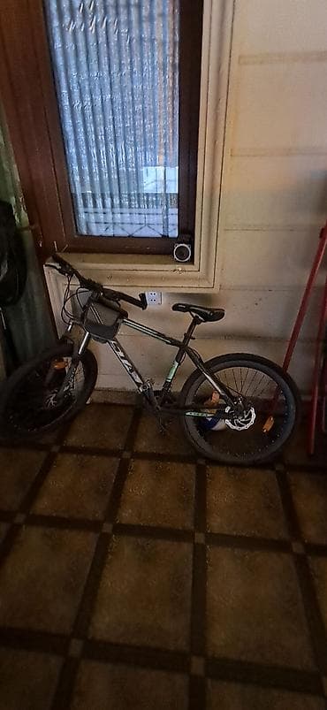 isma: Velosiped Nece Illerdir Balkonda qalib Surulmur Ustune basina — 1