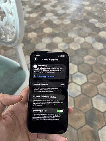 mi android box: IPhone 13, Midnight — 2