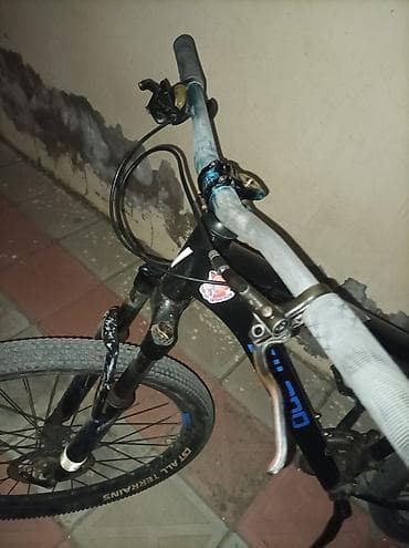 velosipedler: Vilano dağ velosipedi - Çərçivə: Alüminium hardtail, qara rəngdə — 2