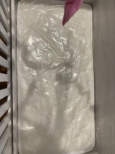 besikler instagram: Oğlan və qız üçün, Dördbucaq, Beşik, Matras ilə, Yellənmə mexanizm ilə — 4