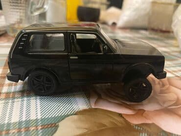 сколько стоит лабубу в баку: Model maşın – Lada Niva (oyuncaq/kolleksiya) - Korpus rəngi: qara - — 1