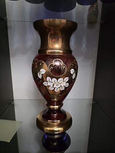 Şamdanlar: Bir vaza, Bogem şüşəsi — 4